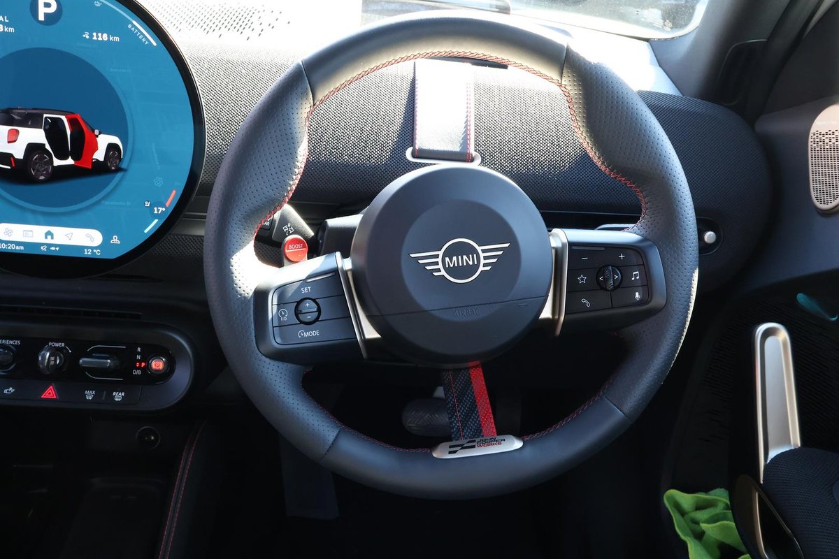 2025 MINI Aceman JCW E Favoured J05 image 11
