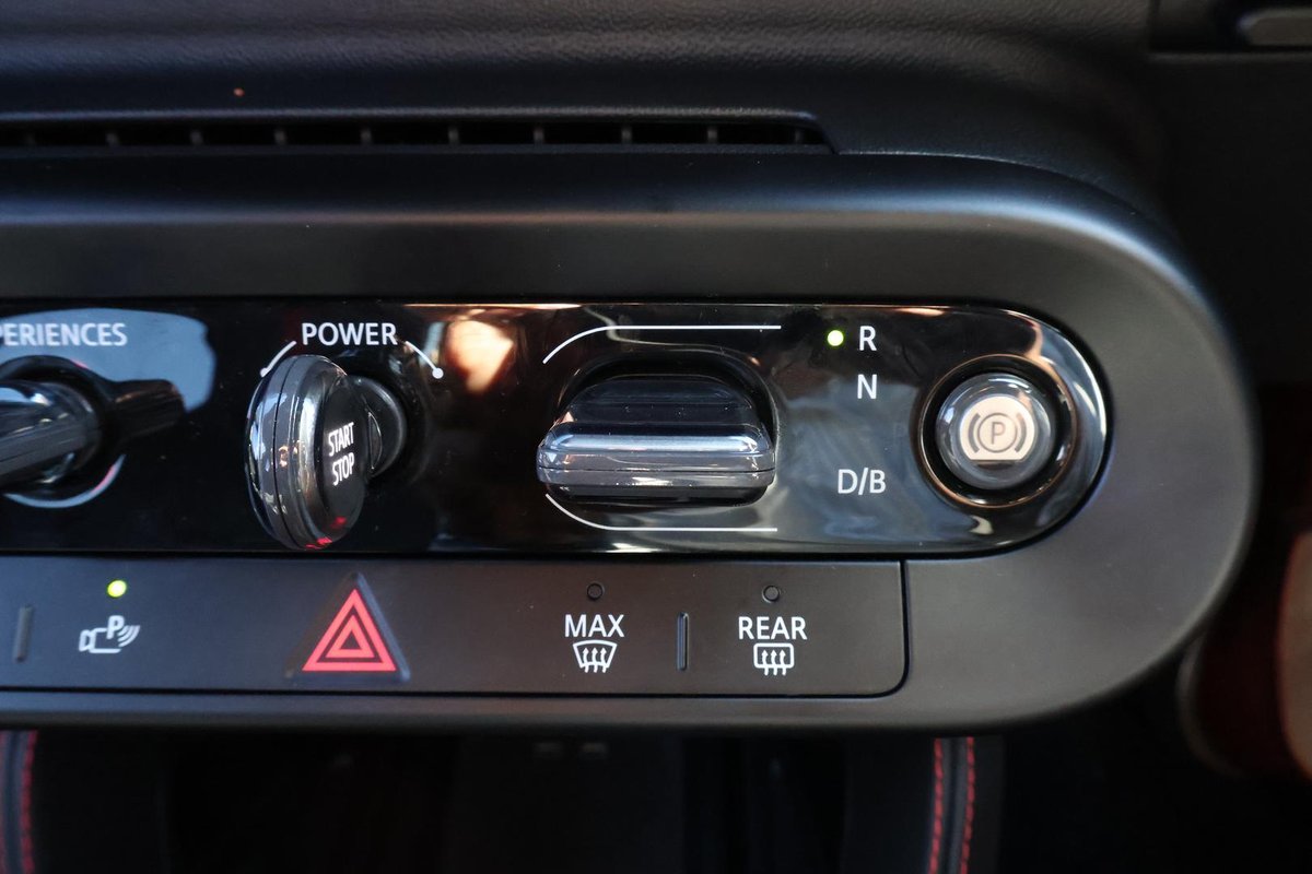 2025 MINI Aceman JCW E Favoured J05 image 19