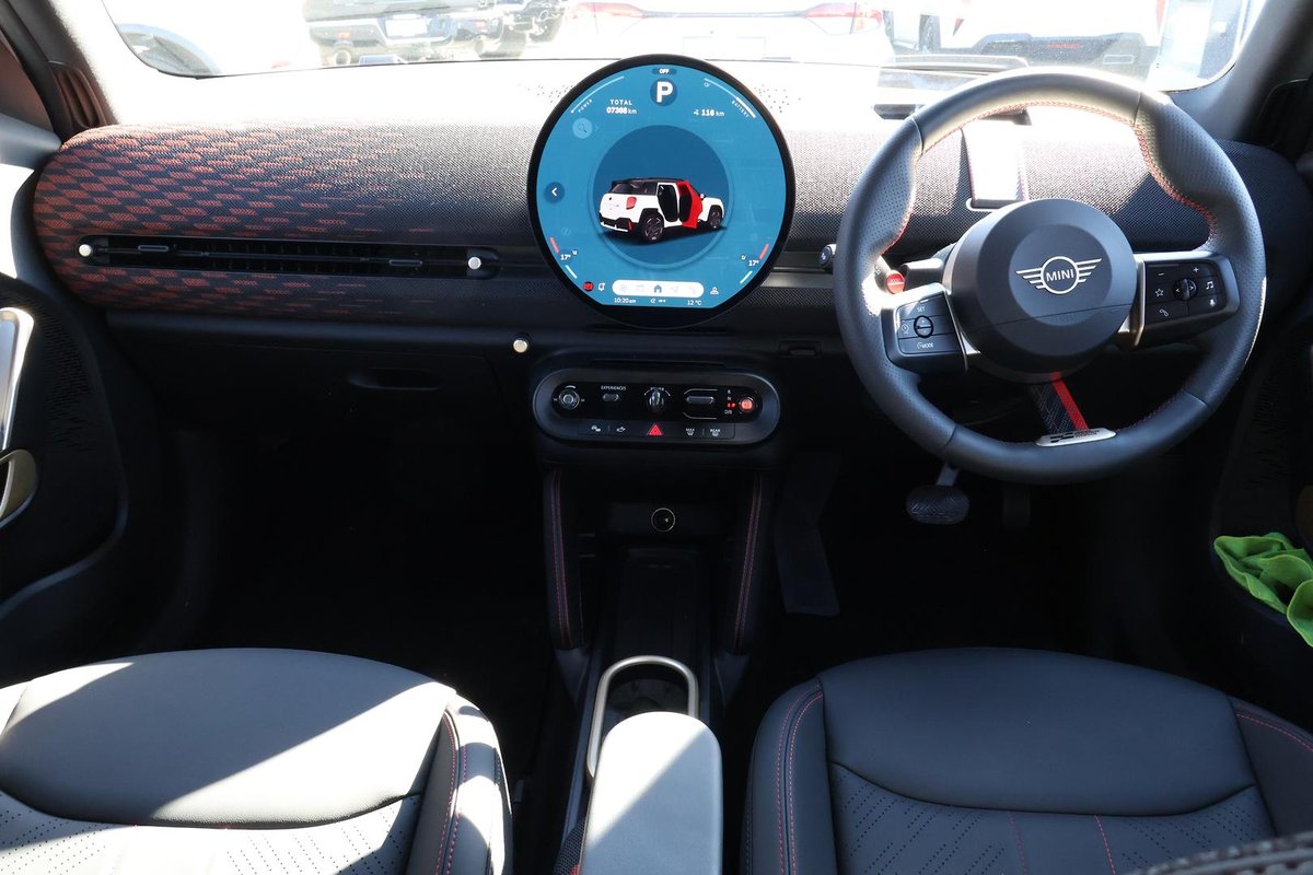 2025 MINI Aceman JCW E Favoured J05 image 10