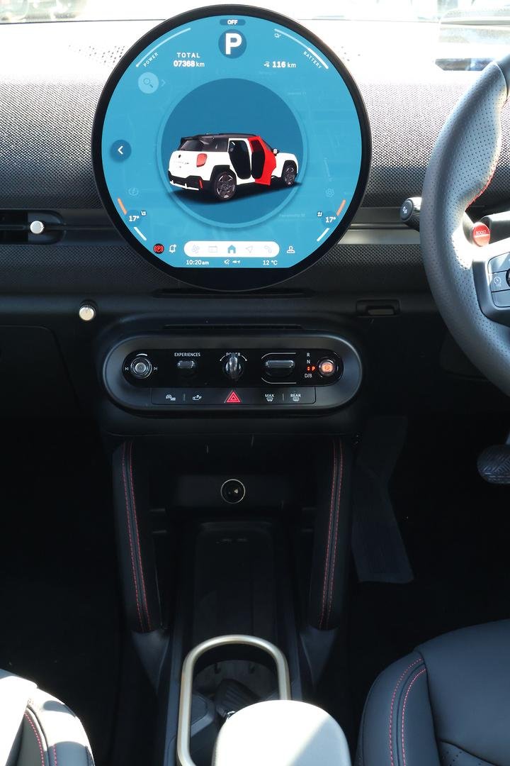2025 MINI Aceman JCW E Favoured J05 image 18