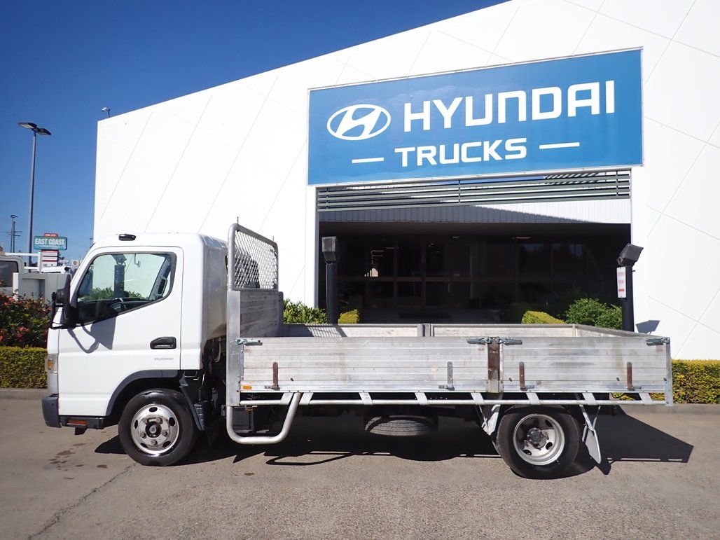 2020 Mitsubishi Canter Fuso image 10