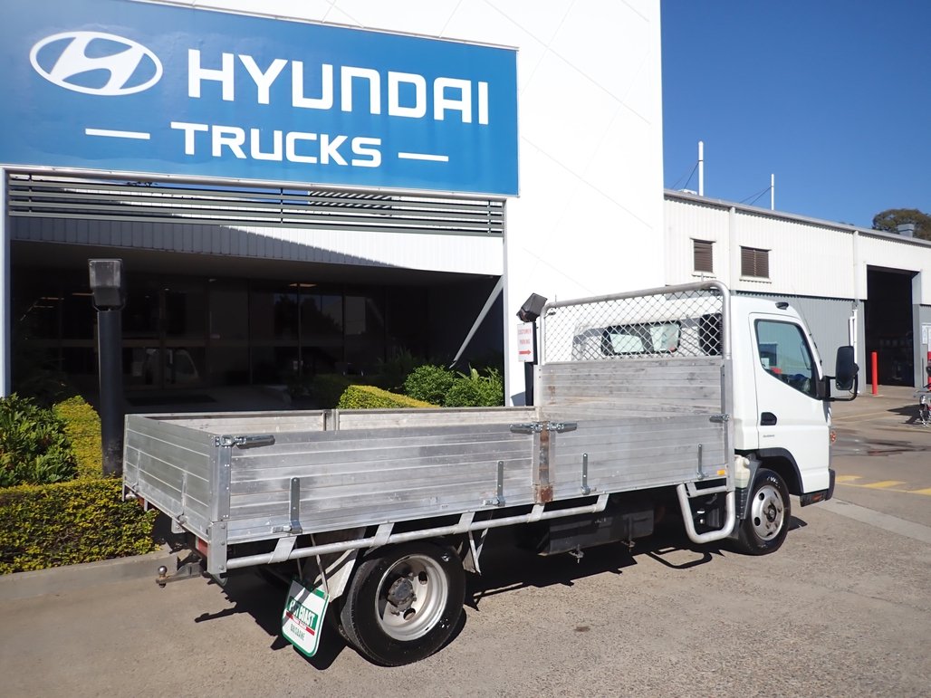2020 Mitsubishi Canter Fuso image 7