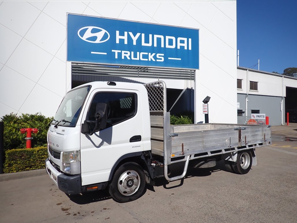 2020 Mitsubishi Canter Fuso image 9