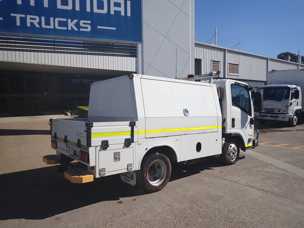2020 Isuzu Nlr 45-150 image 8