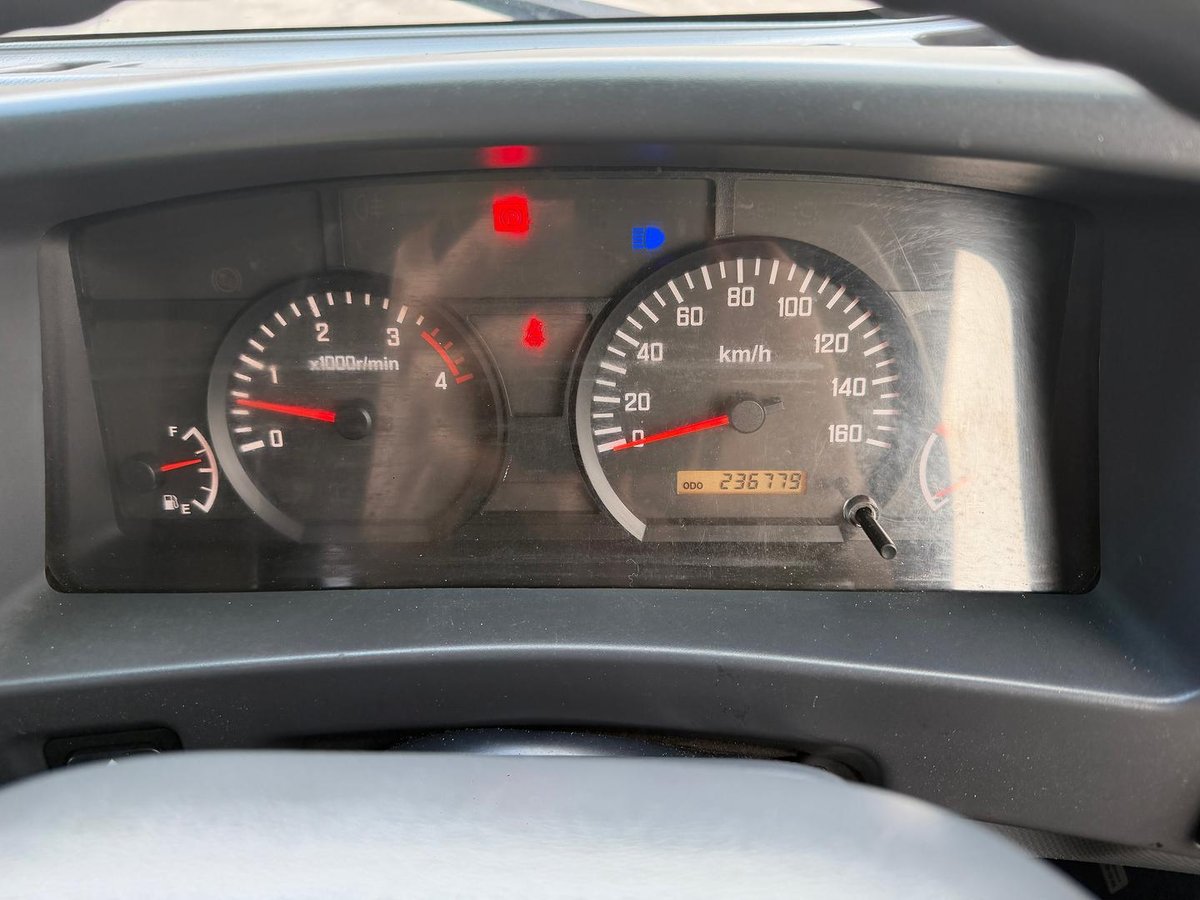 2011 Isuzu N Series NQR 450 image 17