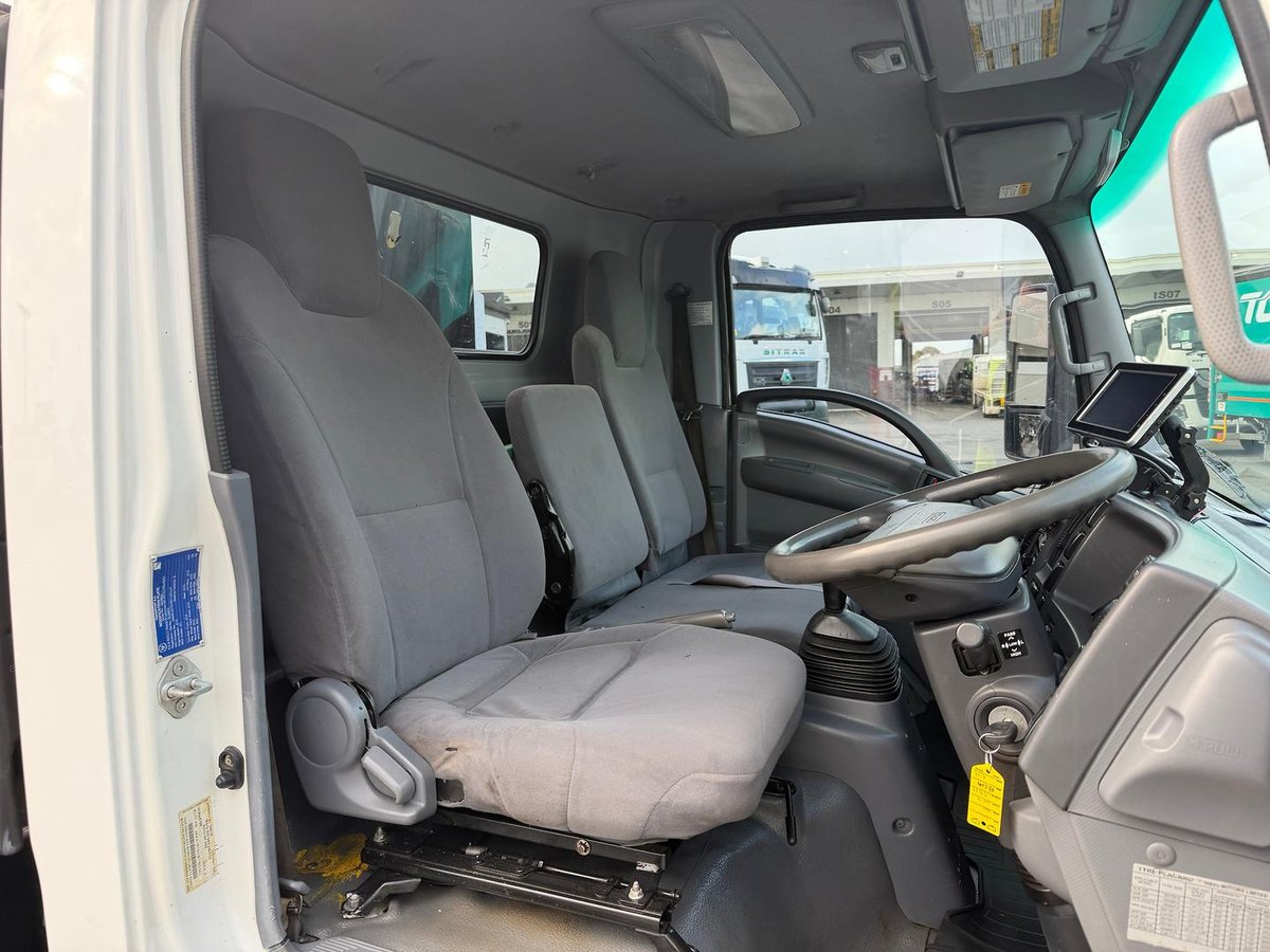 2011 Isuzu N Series NQR 450 image 15