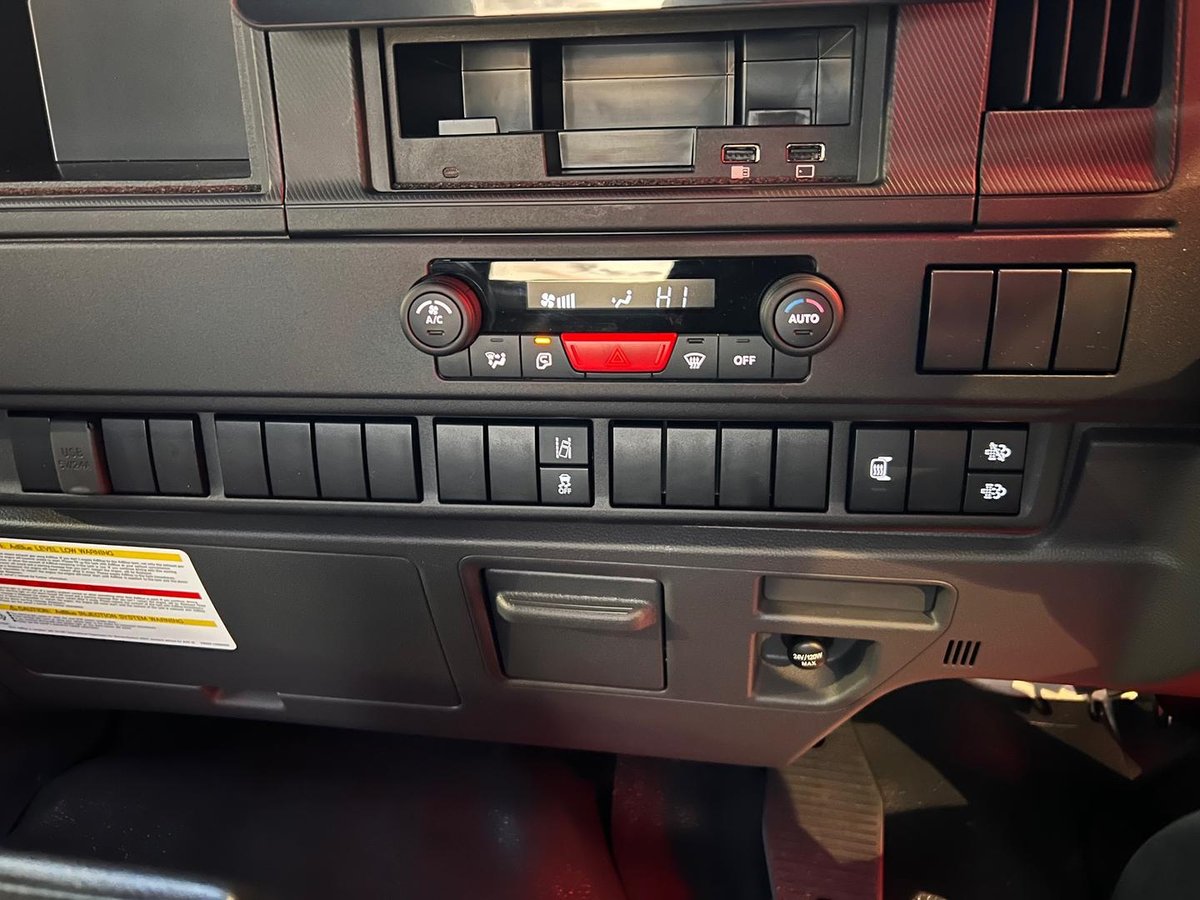2025 Isuzu F Series image 10