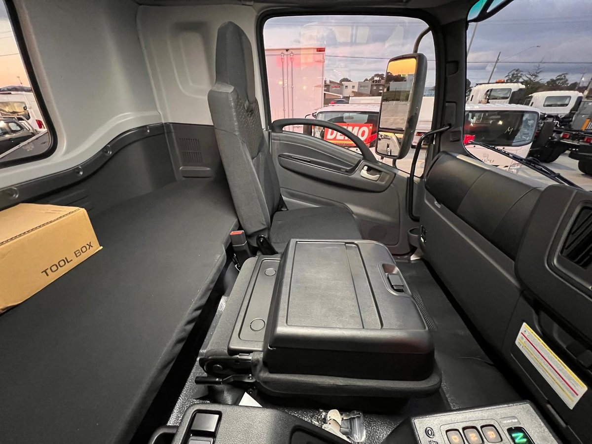 2025 Isuzu F Series image 17