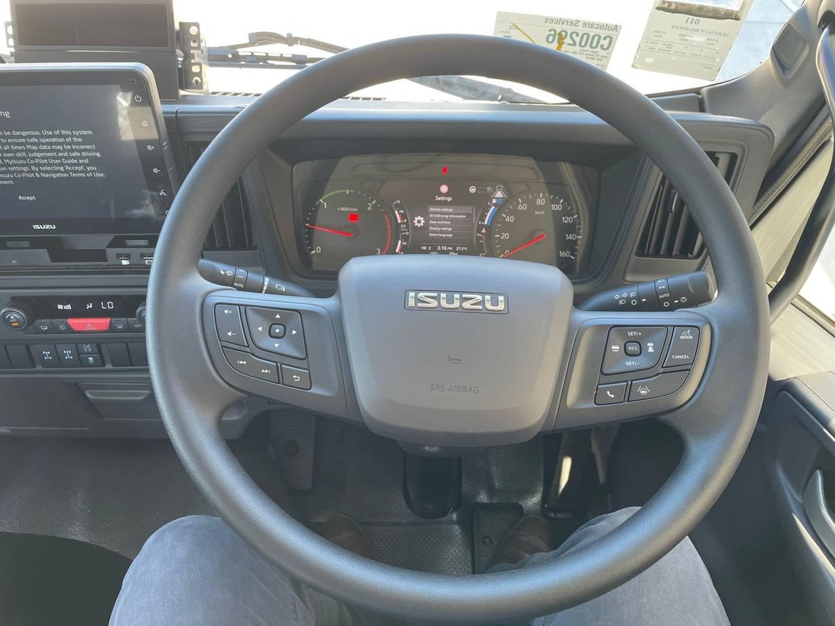 2025 Isuzu F Series image 13