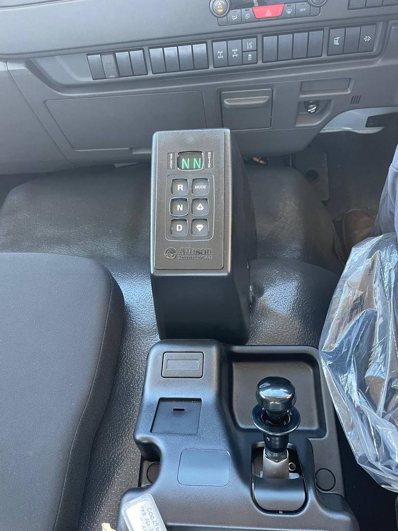 2025 Isuzu F Series image 17