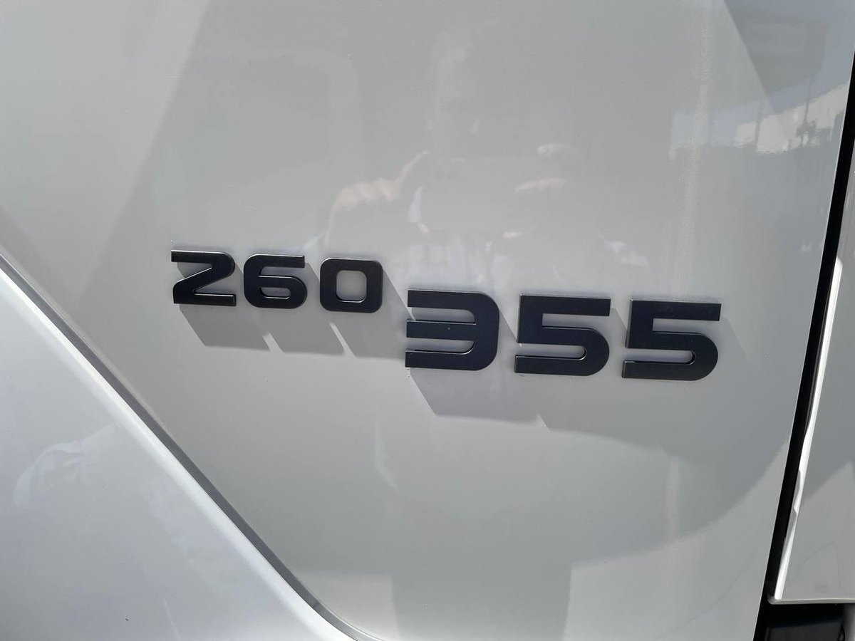 2025 Isuzu F Series image 10