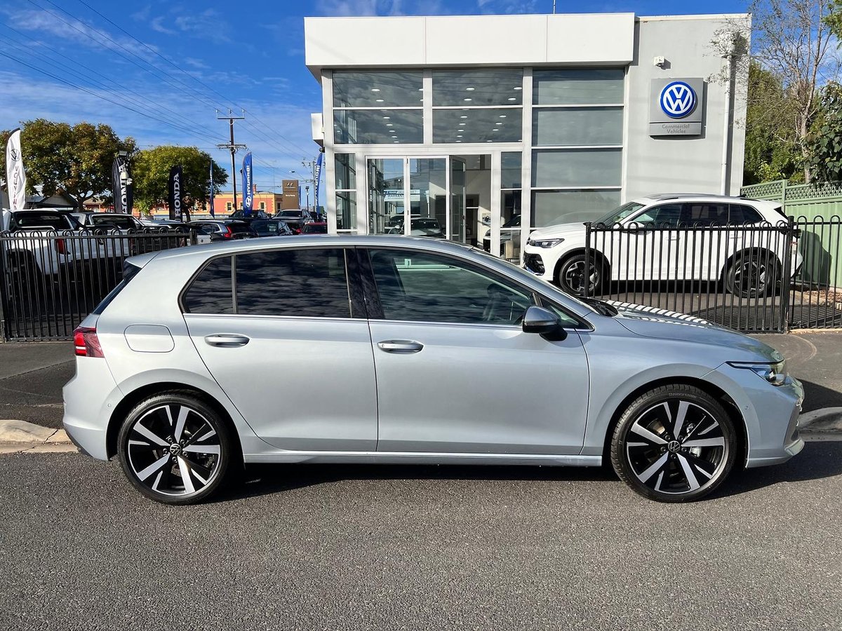 2026 Volkswagen Golf 110TSI Style 8.5 MY26 image 9