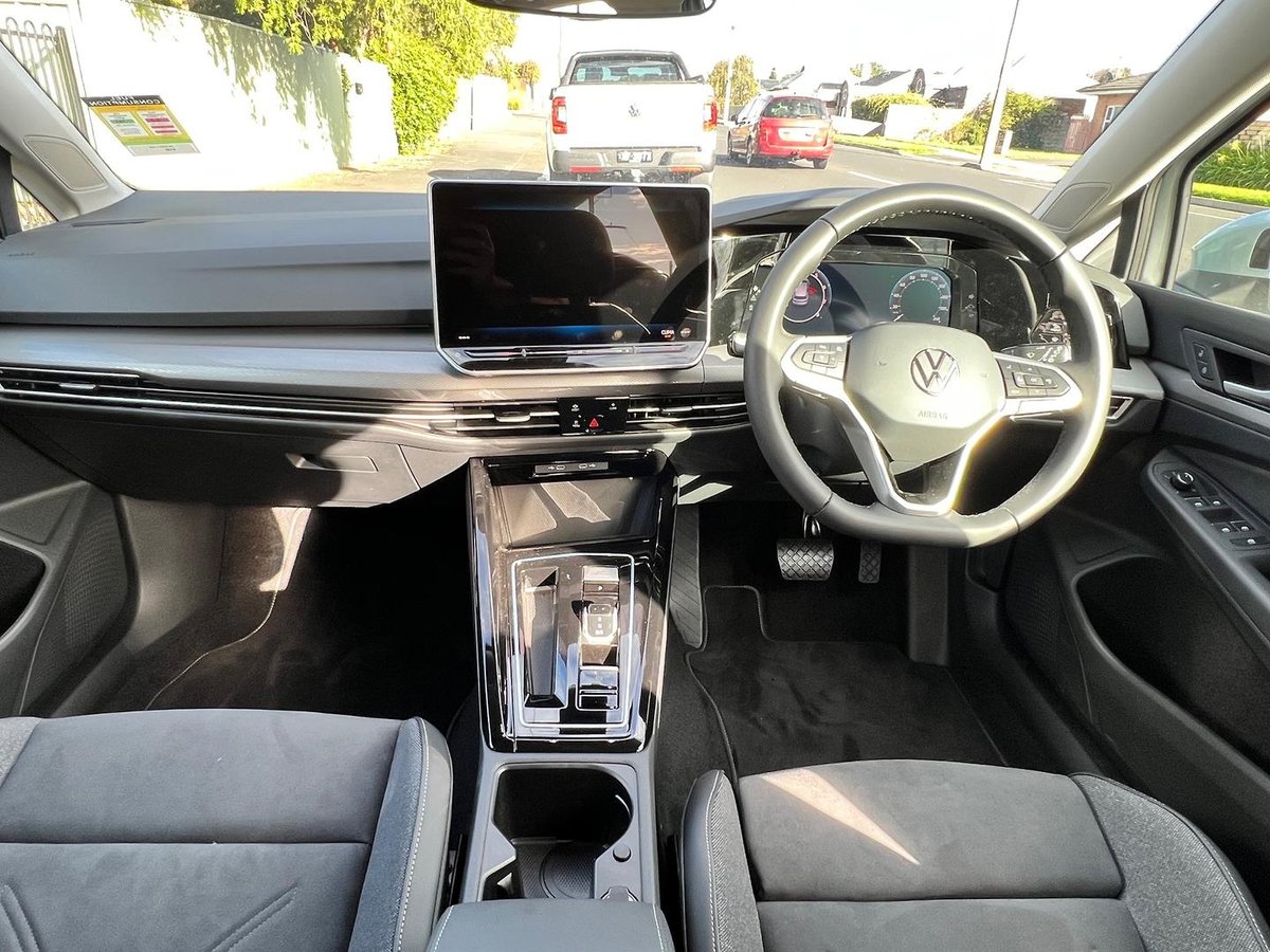 2026 Volkswagen Golf 110TSI Style 8.5 MY26 image 7