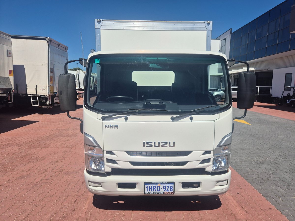 2022 Isuzu Trucks Nnr 45 150 Amt Van And Lift image 10