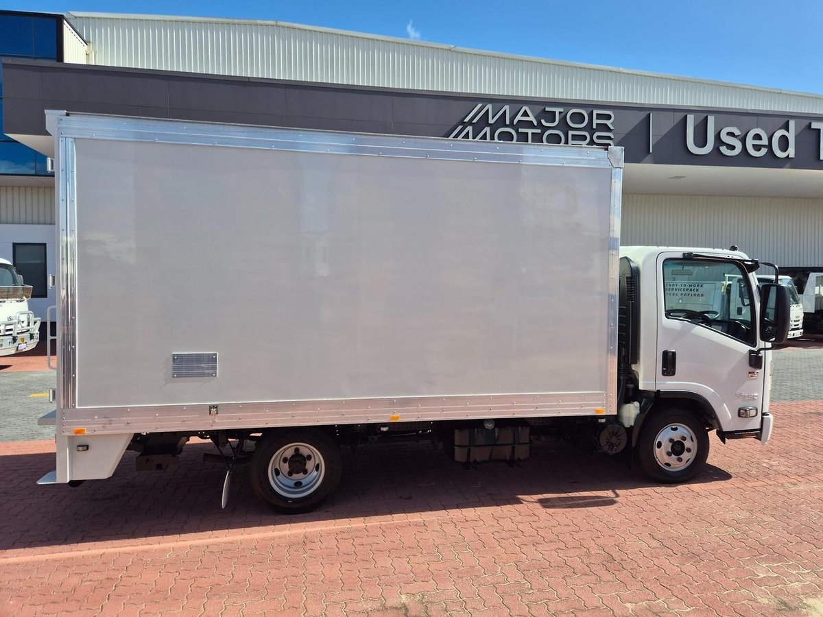 2022 Isuzu Nnr 45 150 Amt Van And Lift image 12