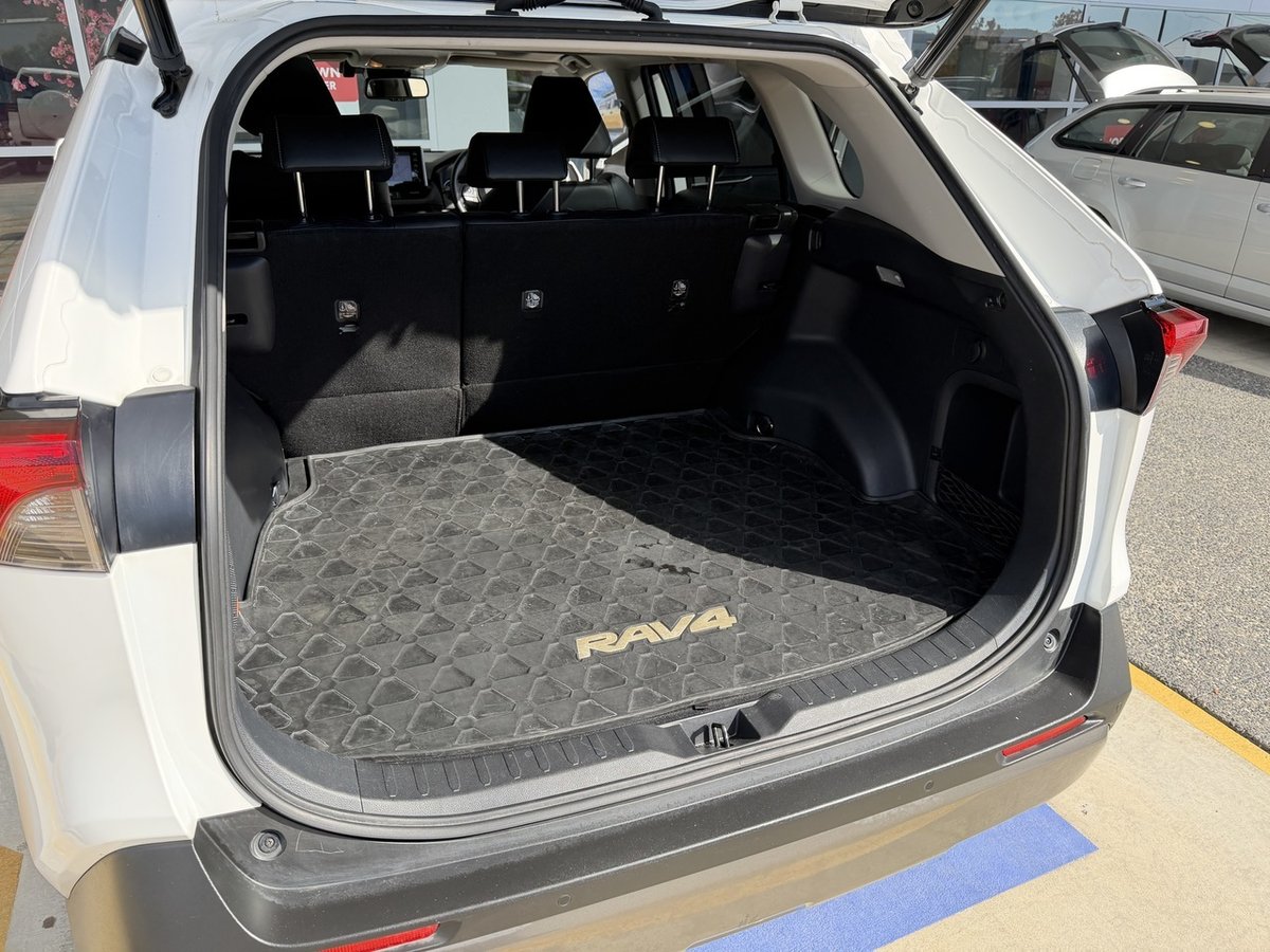 2020 Toyota RAV4 Cruiser AXAH54R 4X4 On Demand image 24