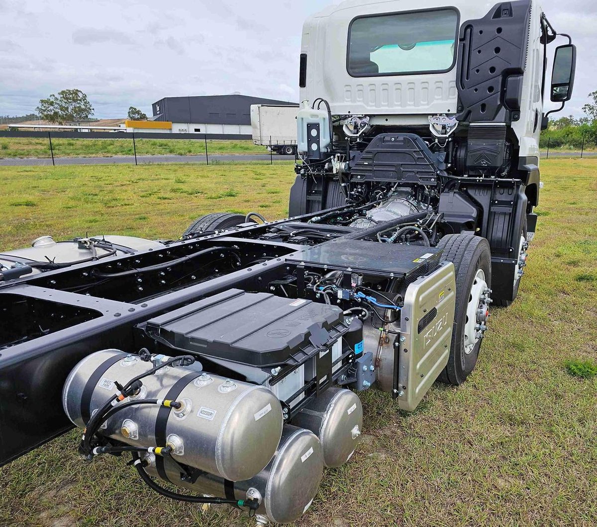 2026 Isuzu Fyj 320-355 At R67 image 6