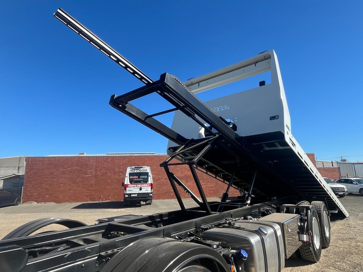 2026 Isuzu F Series Fyj 320-355 At R67 image 10