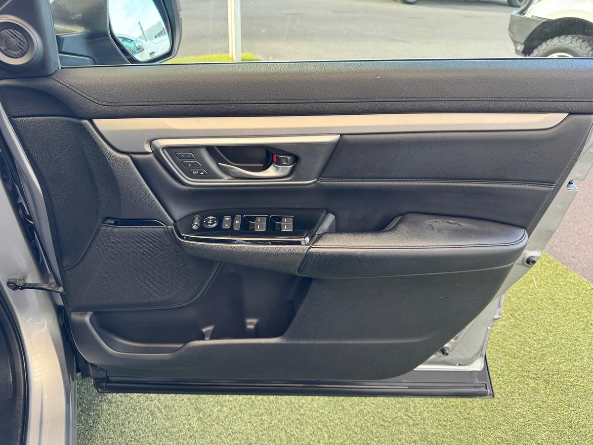 2017 Honda CR-V VTi-LX RW MY18 4X4 On Demand image 18