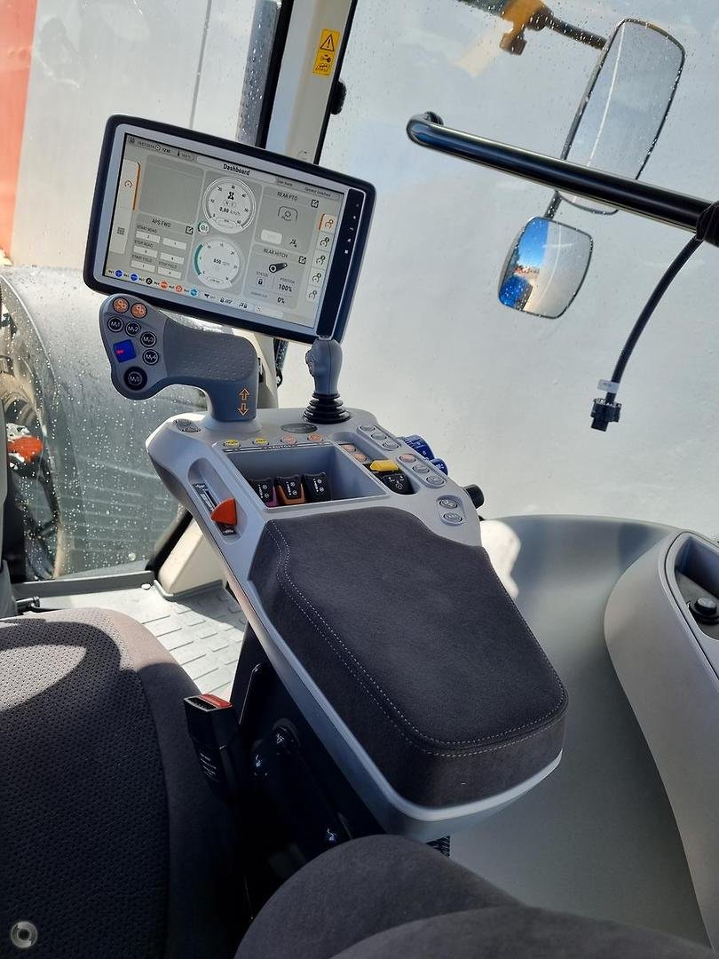 2024 Landini 7-200 Dynamic image 23