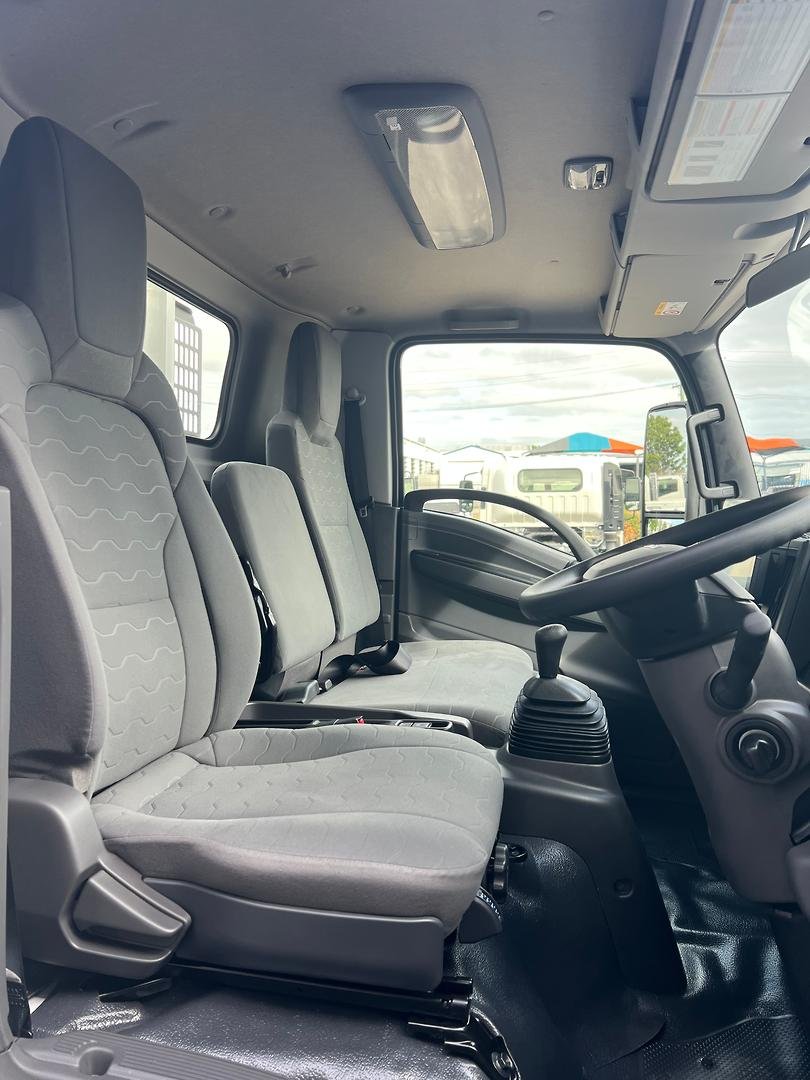 2026 Isuzu Npr 45/65-175 Mt D34 image 9