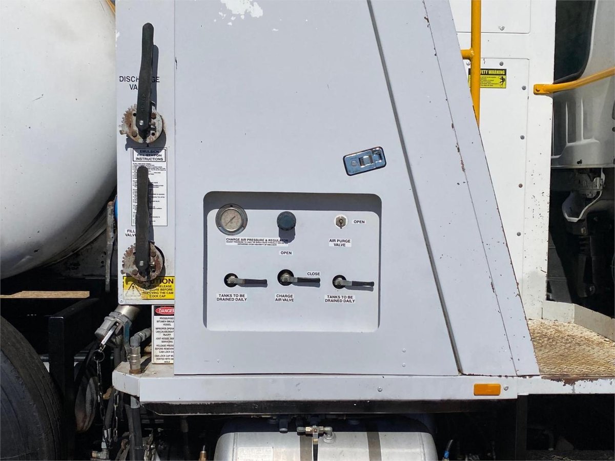 2008 Isuzu F Series FVZ 1400 image 18