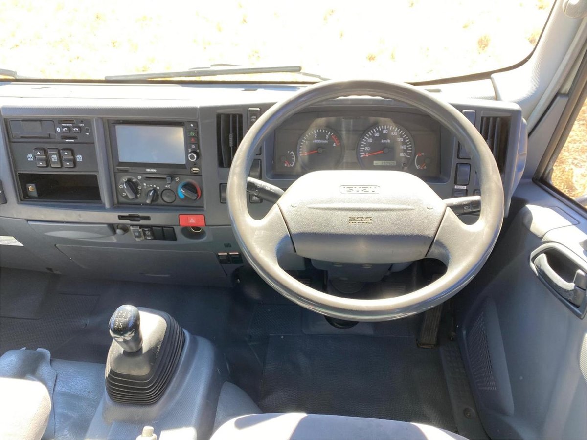 2009 Isuzu N Series Npr 300 image 16