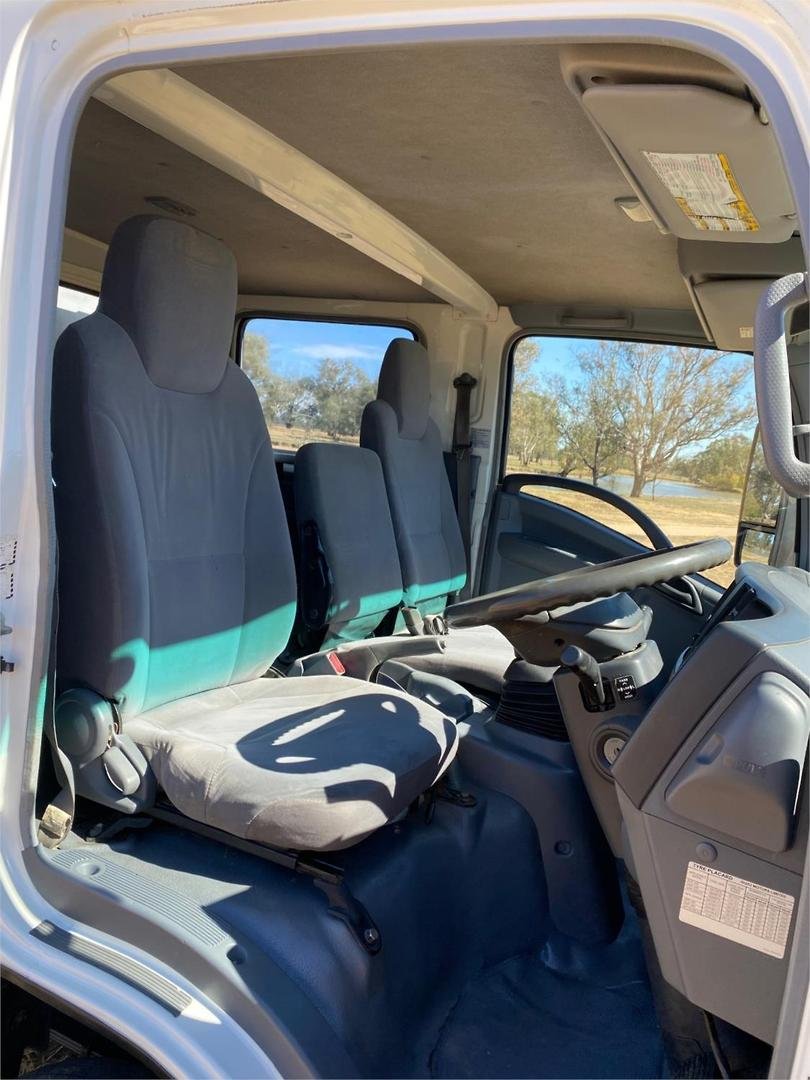 2009 Isuzu N Series Npr 300 image 15