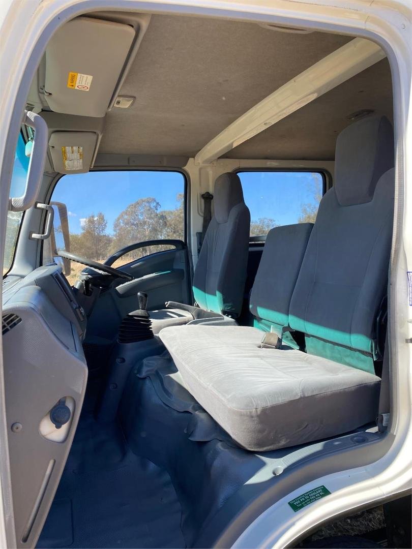 2009 Isuzu N Series Npr 300 image 14