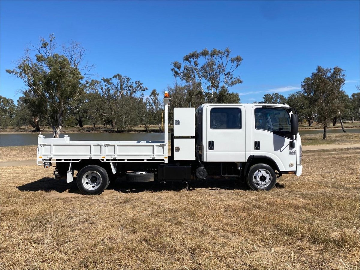 2009 Isuzu N Series Npr 300 image 7