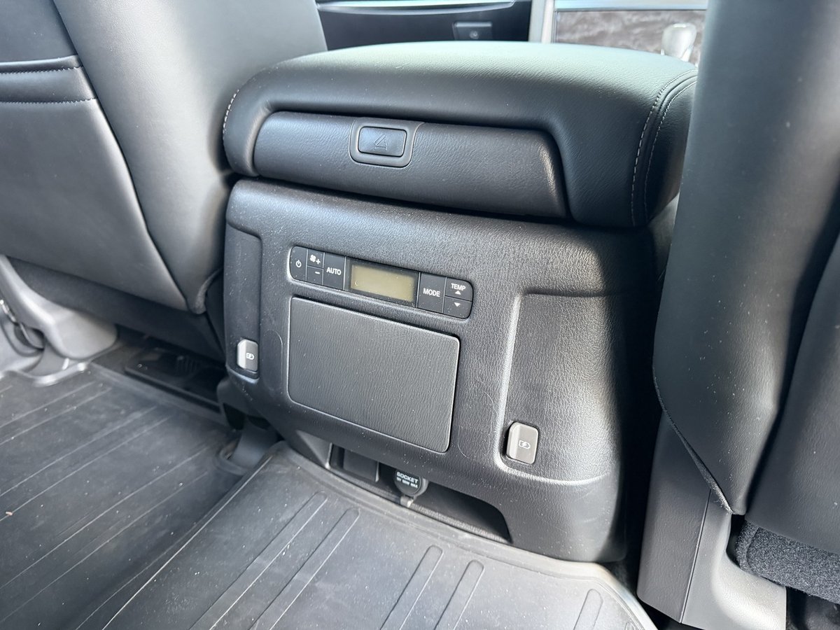 2025 Nissan Patrol Ti Y62 MY25 4X4 Dual Range image 24