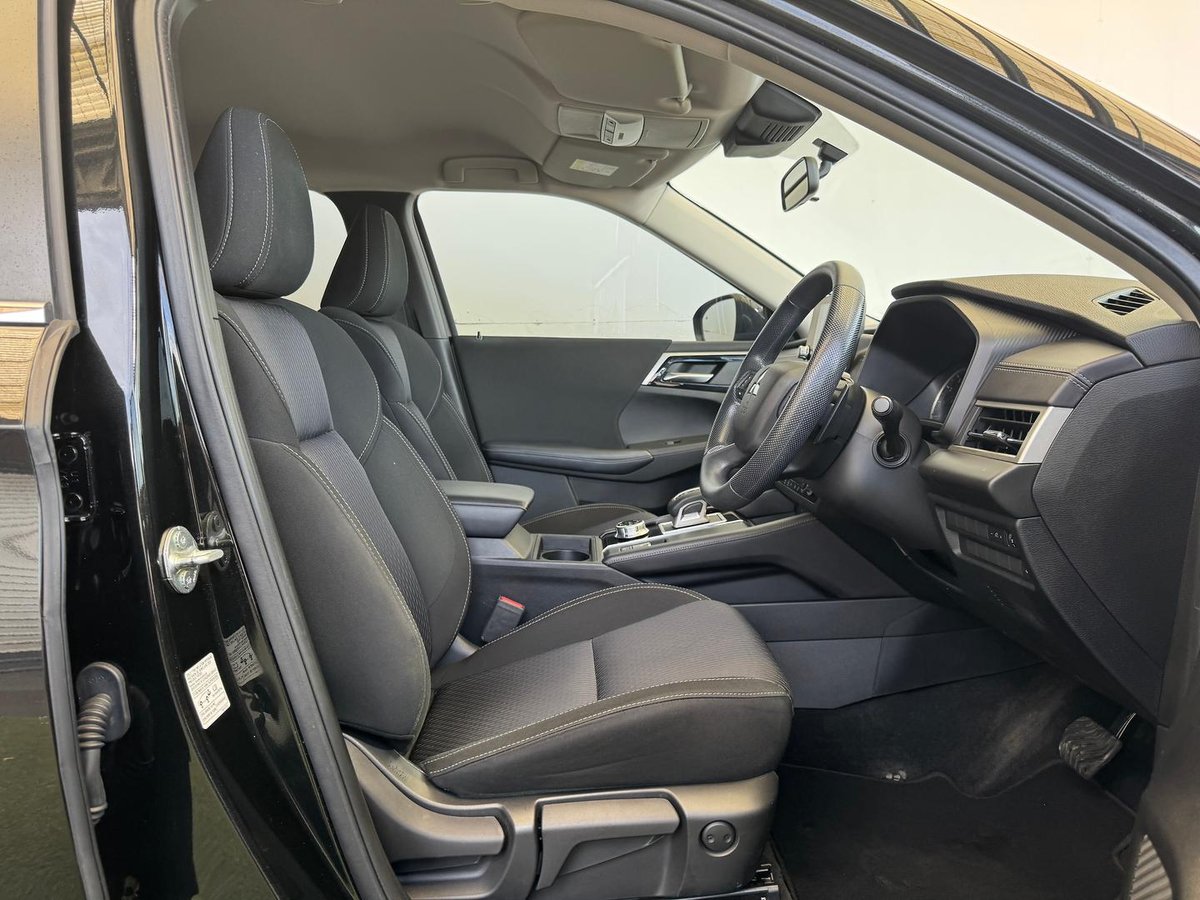 2022 Mitsubishi Outlander ES ZM MY23 AWD image 11