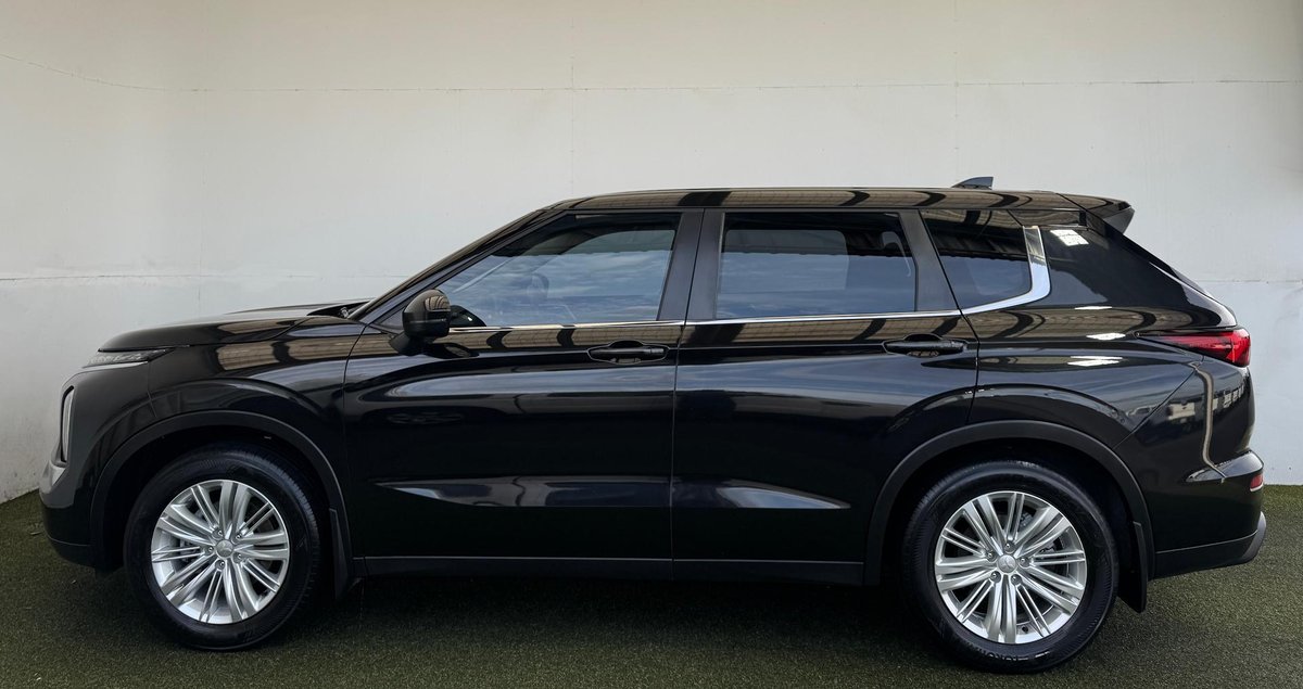 2022 Mitsubishi Outlander ES ZM MY23 AWD image 30