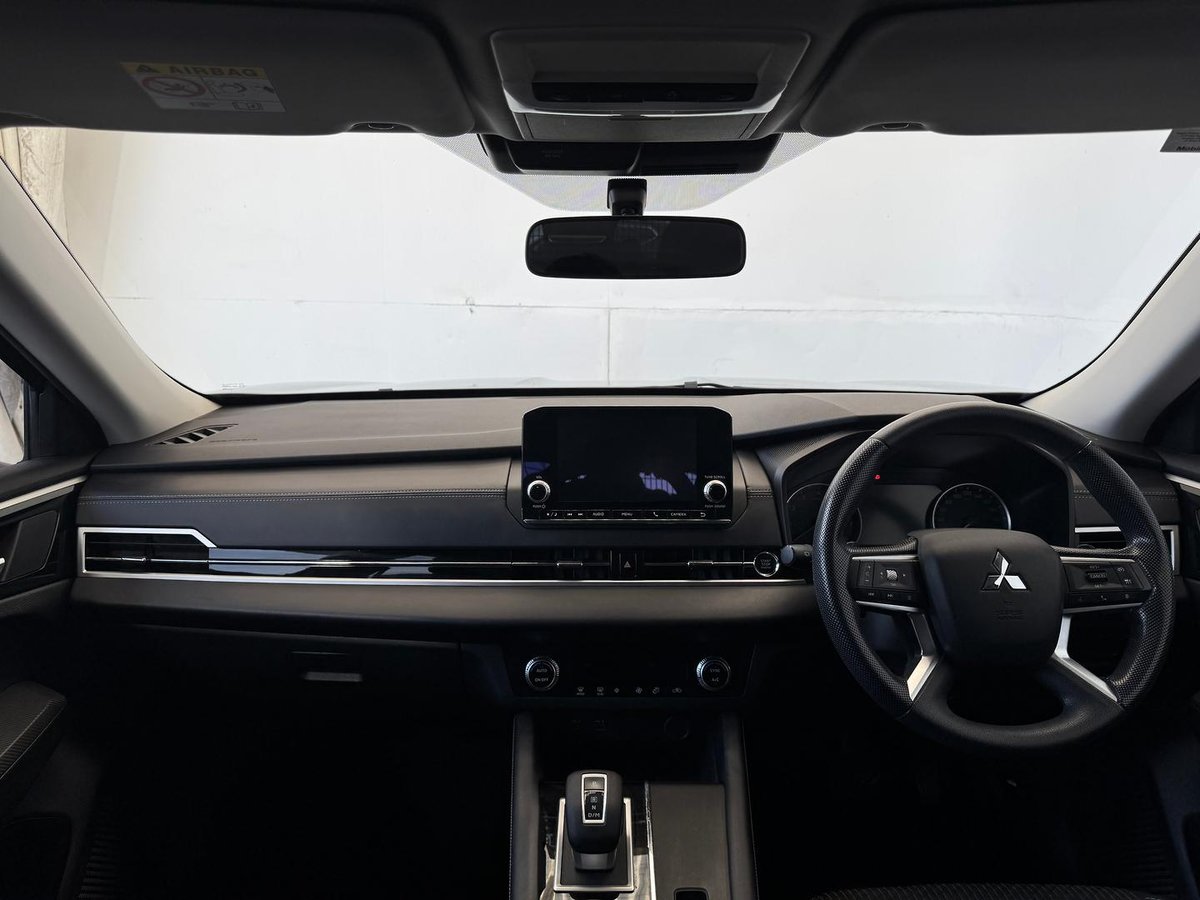 2022 Mitsubishi Outlander ES ZM MY23 AWD image 8