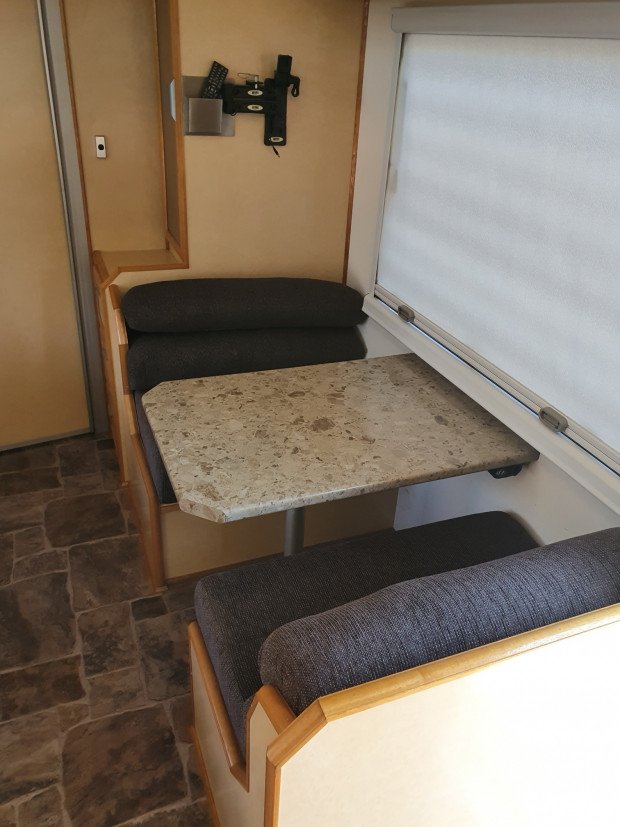2012 Isuzu Trucks Nps300 4x4 Camper/motorhome image 27
