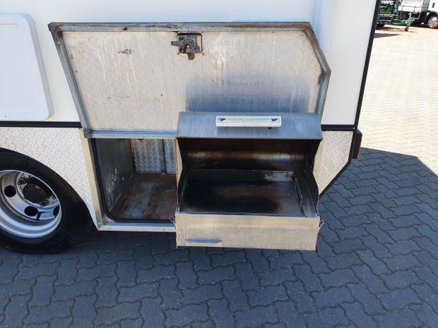 2012 Isuzu Nps300 4X4 Camper/Motorhome image 24