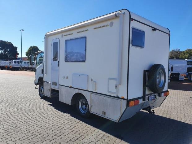2012 Isuzu Nps300 4X4 Camper/Motorhome image 36