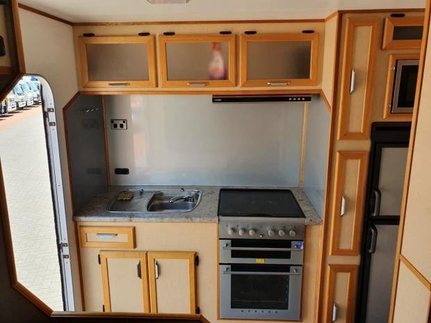2012 Isuzu Nps300 4X4 Camper/Motorhome image 31