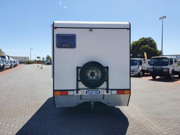 2012 Isuzu Nps300 4X4 Camper/Motorhome image 11