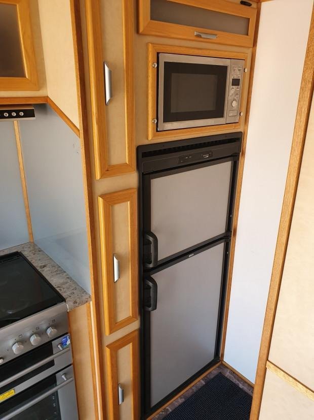 2012 Isuzu Nps300 4X4 Camper/Motorhome image 20