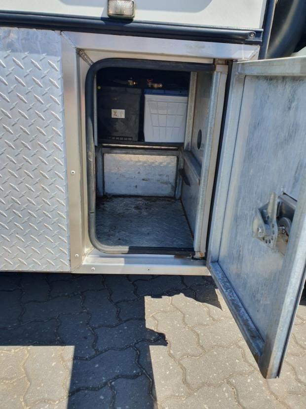2012 Isuzu Nps300 4X4 Camper/Motorhome image 4