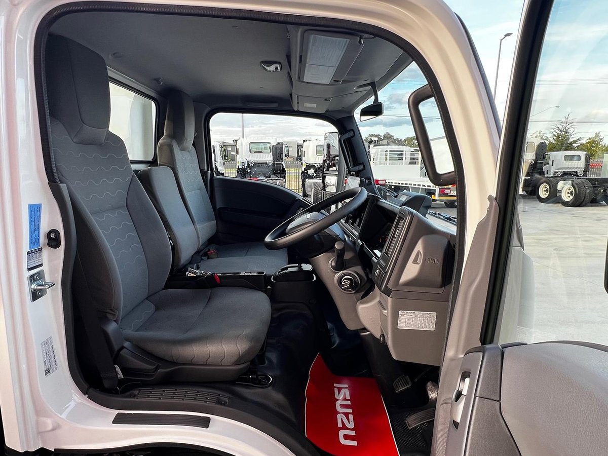 2026 Isuzu N Series NKR 65/45-150 DT D25 image 30