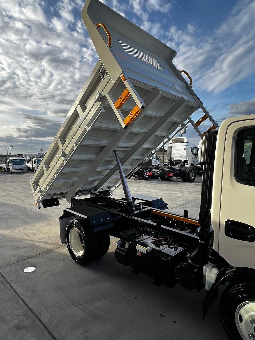 2026 Isuzu N Series NKR 65/45-150 DT D25 image 20