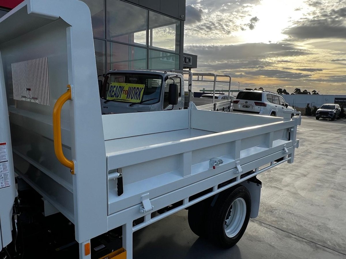 2026 Isuzu N Series NKR 65/45-150 DT D25 image 15