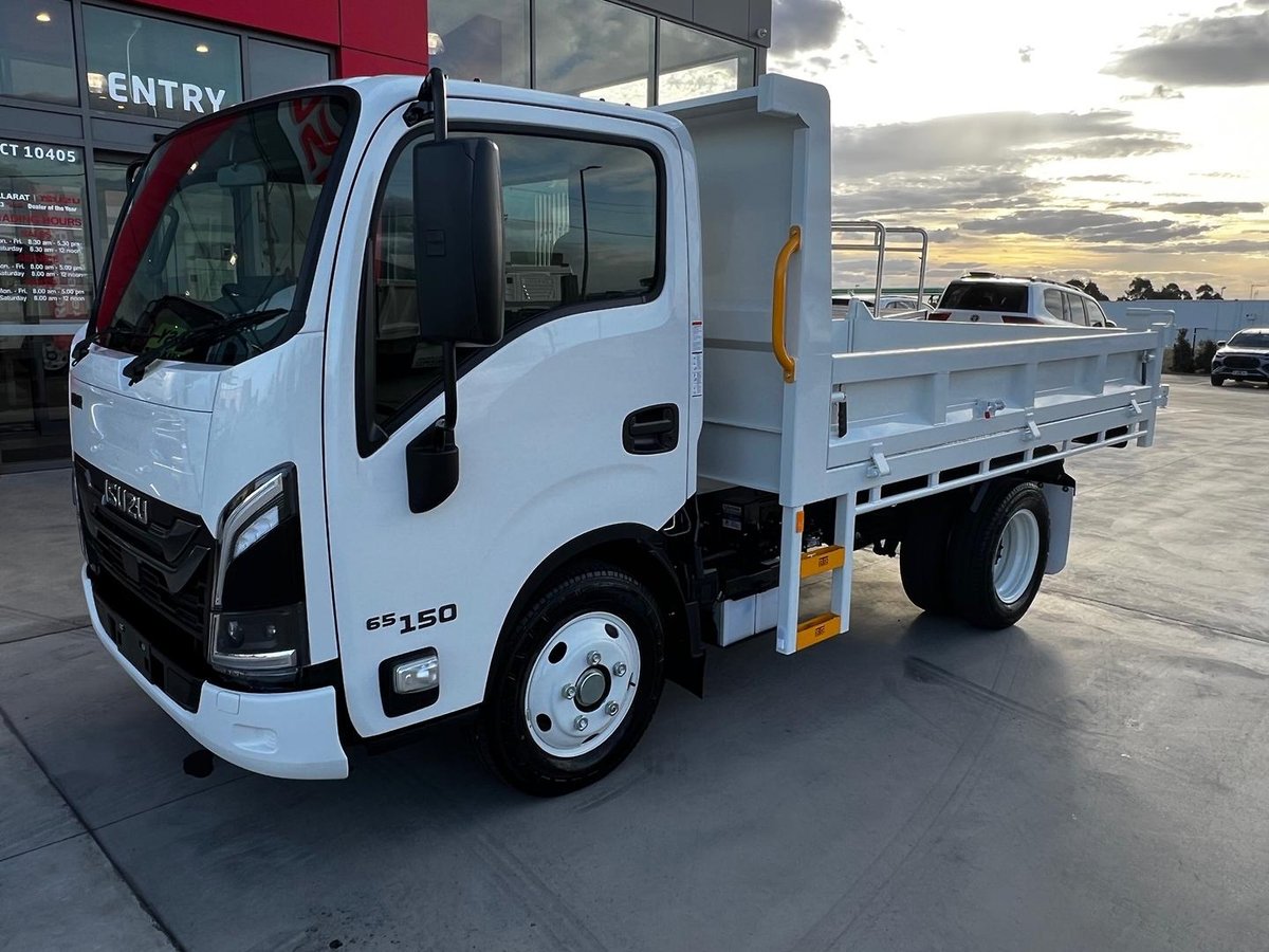 2026 Isuzu N Series NKR 65/45-150 DT D25 image 9
