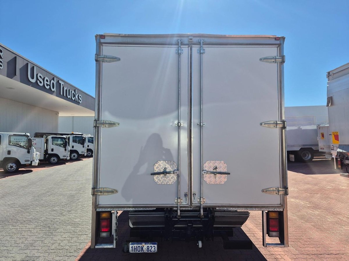 2021 Isuzu Nnr 45 150 6 Pallet Amt Van And Lift image 9