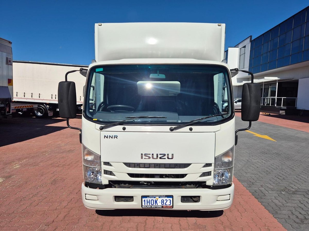 2021 Isuzu Nnr 45 150 6 Pallet Amt Van And Lift image 14