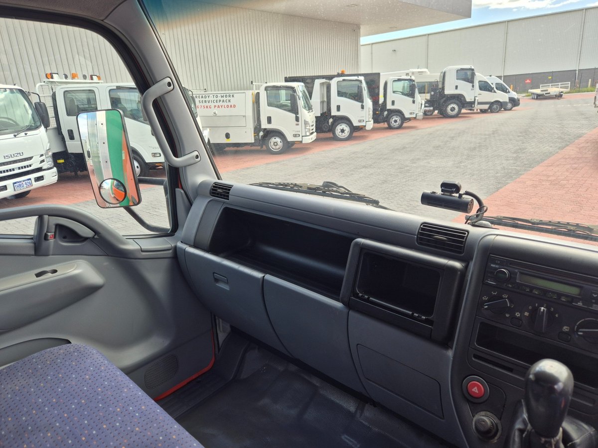2003 Fuso Canter Car License Van And Lift image 17