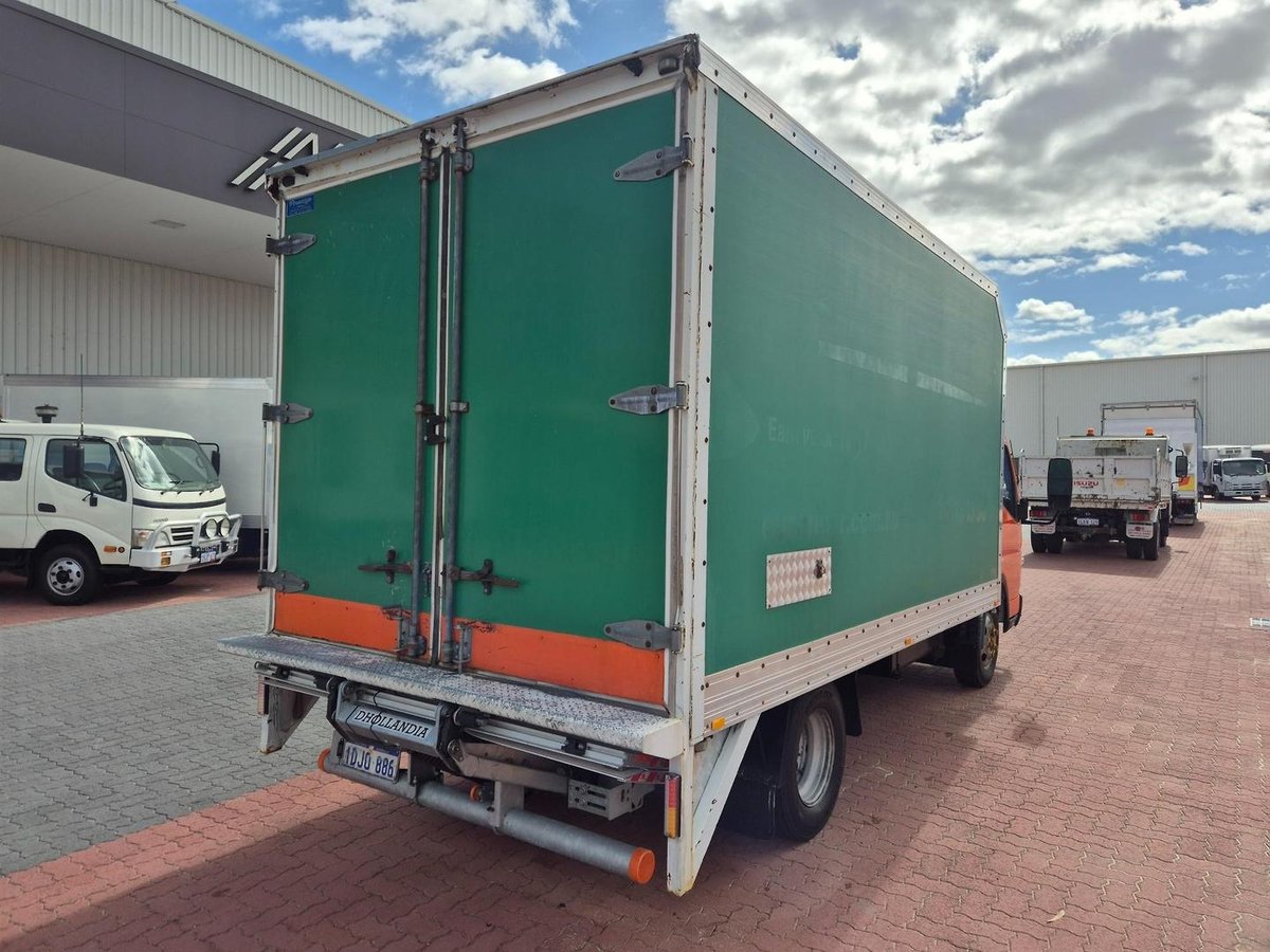 2003 Fuso Canter Car License Van And Lift image 5