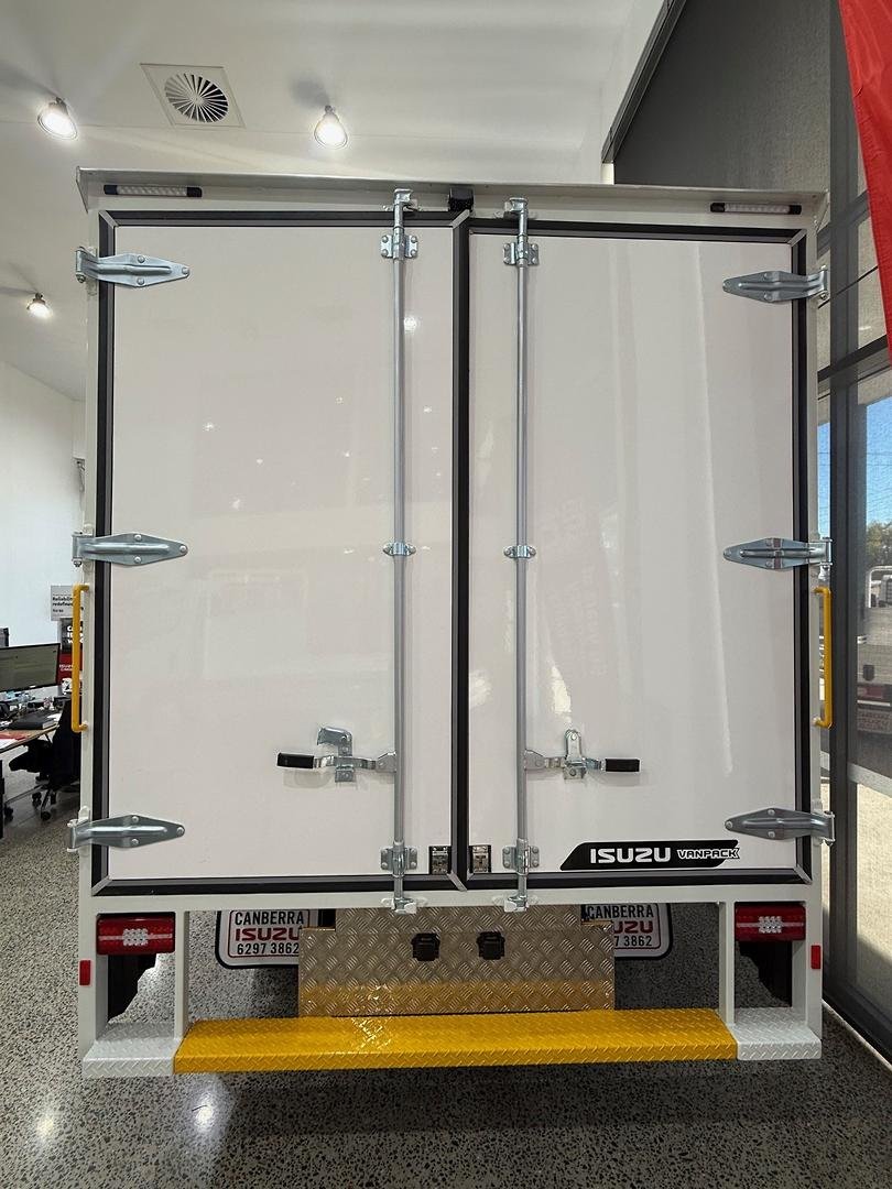 2026 Isuzu N Series Nnr 45-150 Dt D34 Vanpack image 9